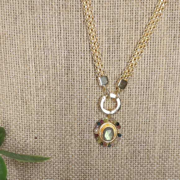 NWOT Gold Necklace with Faceted Labradorite Pendant + Trades Of Hope - Picture 1 of 4